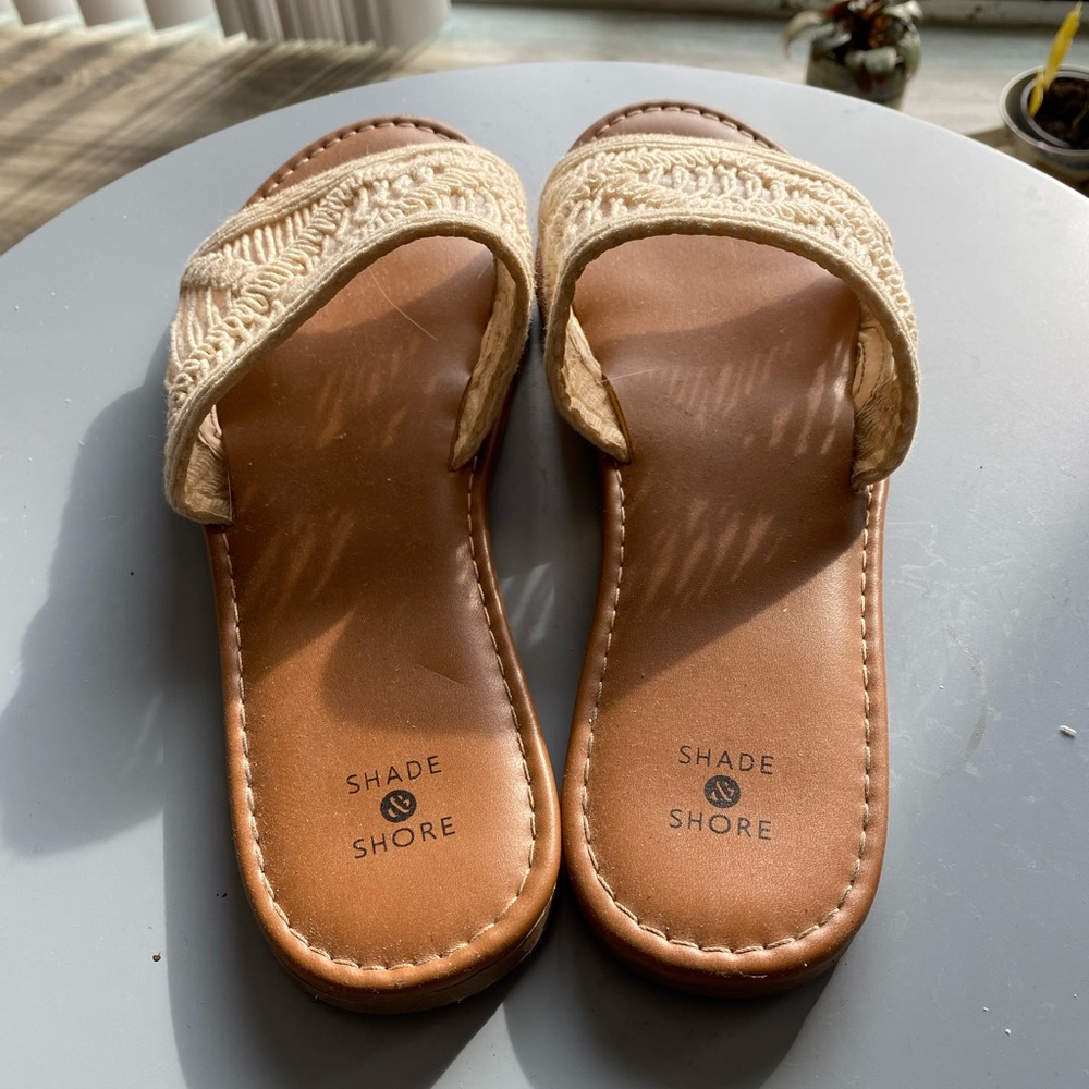 Woven flip flops